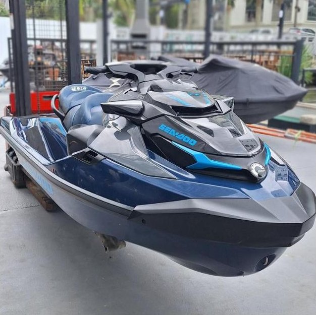 GTX 170 2024 na Marina Top Jet, vista lateral